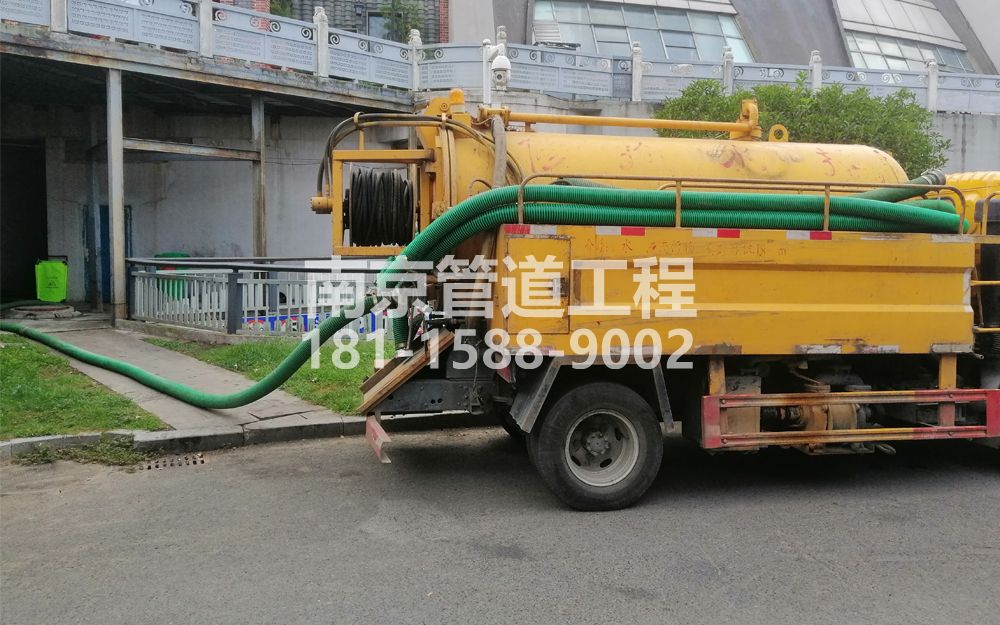 吉祥庵商场隔油池吸污